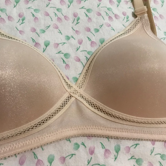 Vintage Triumph Unwired Bra 32A Cream Round Pointy Cup Shaped - Picture 4 of 12
